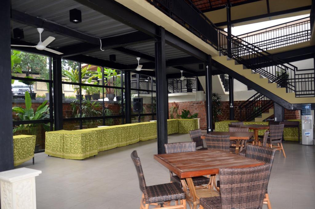 Bumi Cikeas Sentul Bogor Hotel Buitenkant foto