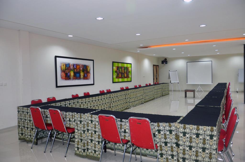 Bumi Cikeas Sentul Bogor Hotel Buitenkant foto