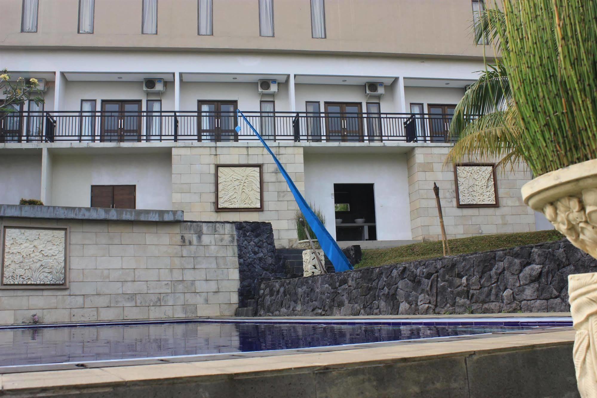 Bumi Cikeas Sentul Bogor Hotel Buitenkant foto