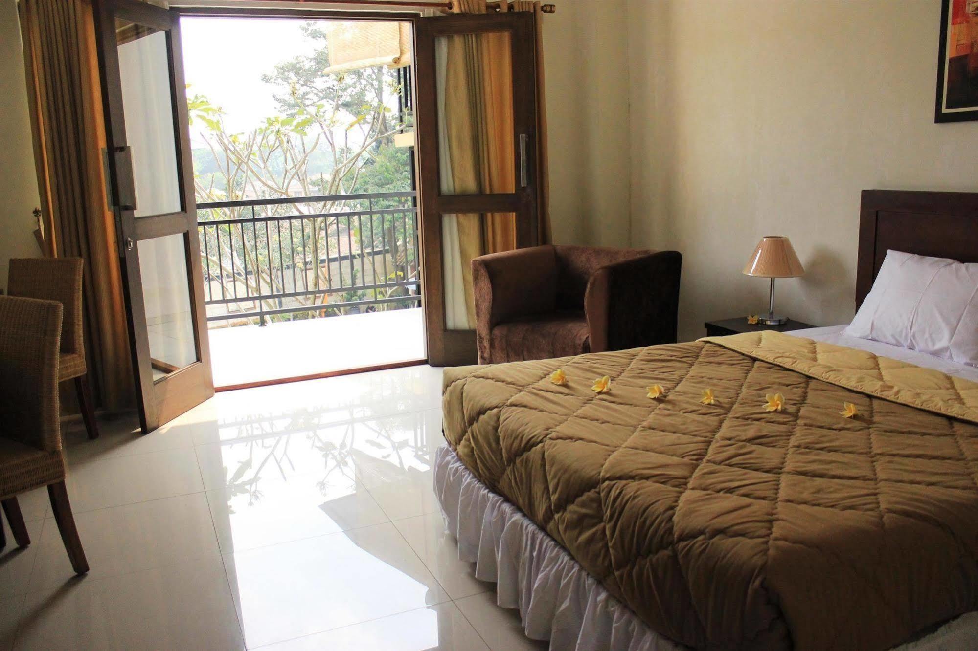 Bumi Cikeas Sentul Bogor Hotel Buitenkant foto