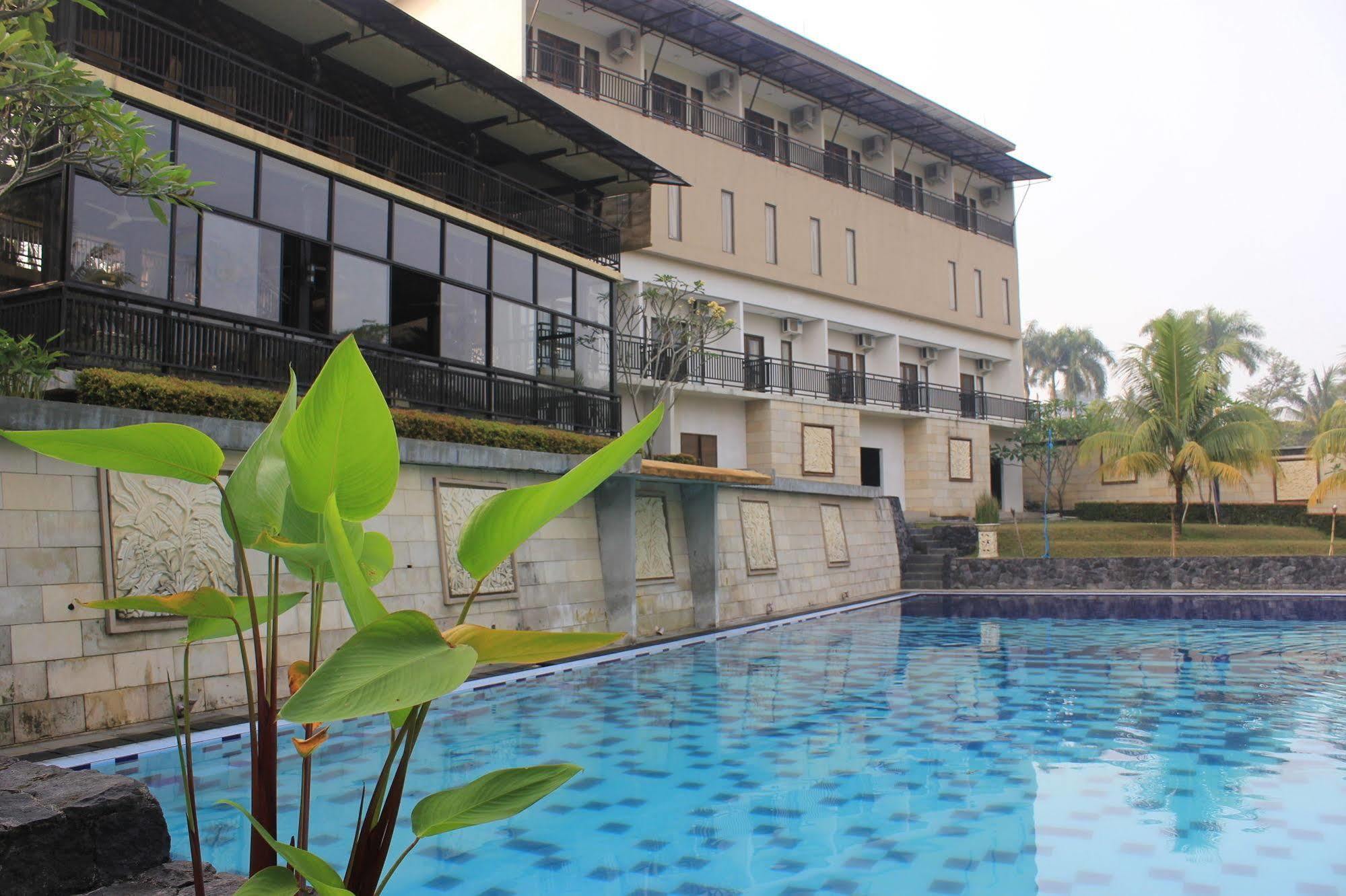 Bumi Cikeas Sentul Bogor Hotel Buitenkant foto
