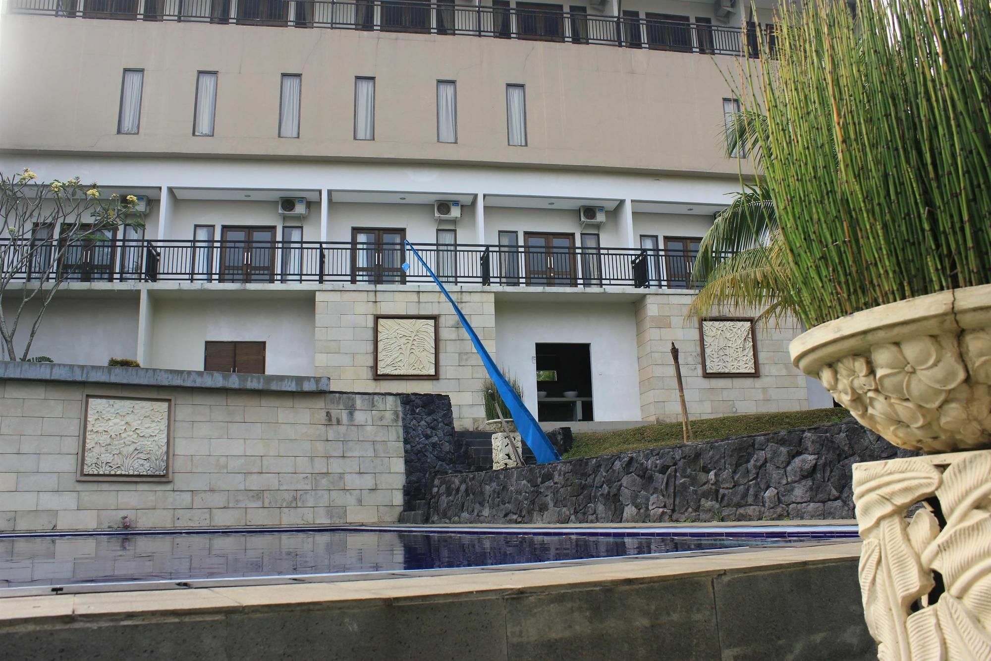 Bumi Cikeas Sentul Bogor Hotel Buitenkant foto
